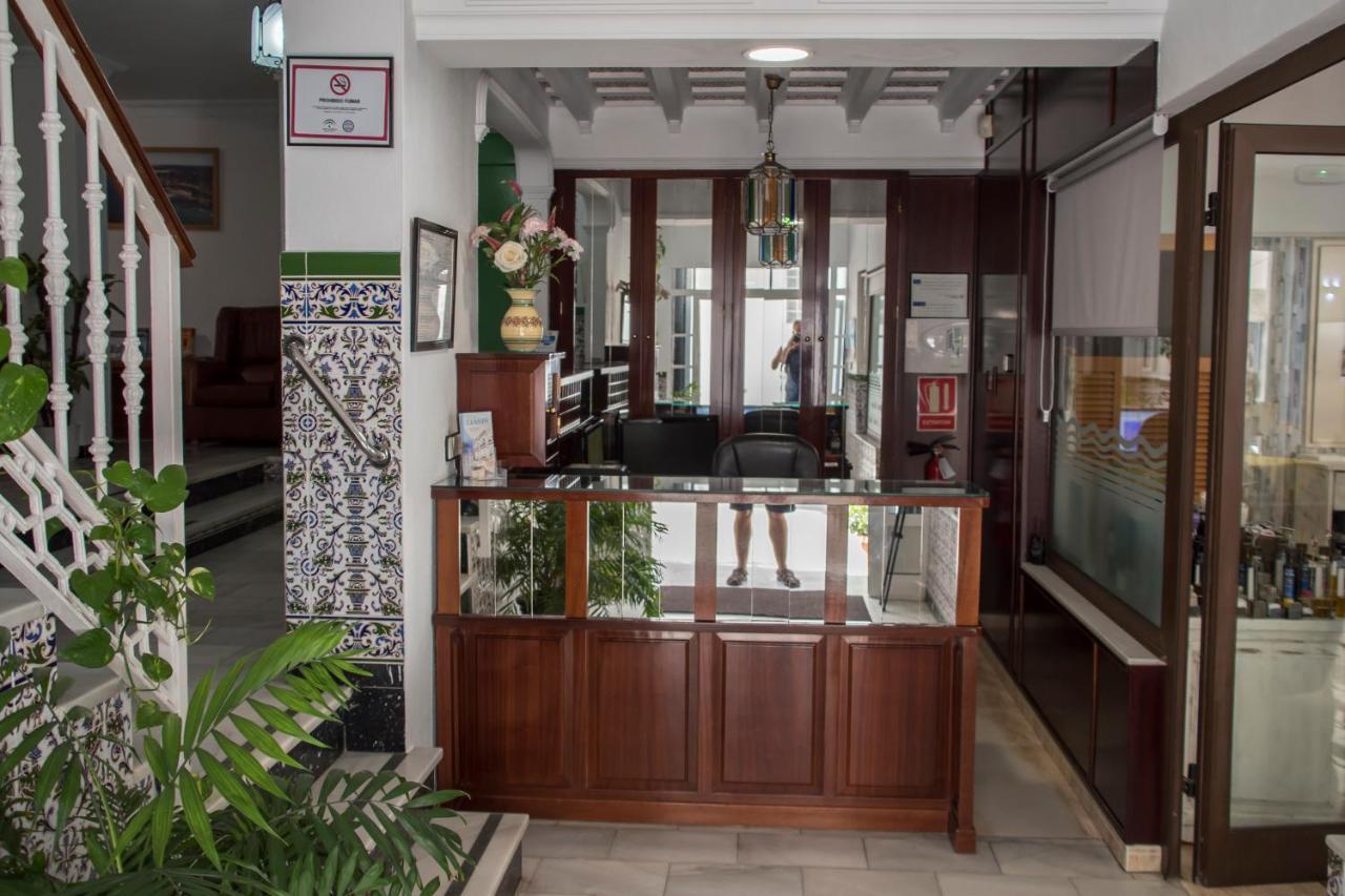 绿洲酒店 科尼尔-德拉弗龙特拉 外观 照片